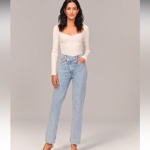Abercrombie & Fitch Ultra High Rise 90’s Straight Jean